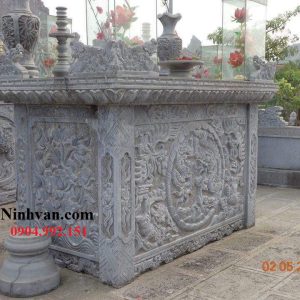Mẫu bàn lễ đá của gia chủ ở Than Uyên, Lai Châu