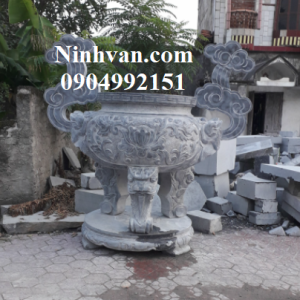 Mẫu lư hương đá của gia chủ ở Thị Trấn Vân Đình huyện Ứng Hòa tỉnh thành phố Hà Nội