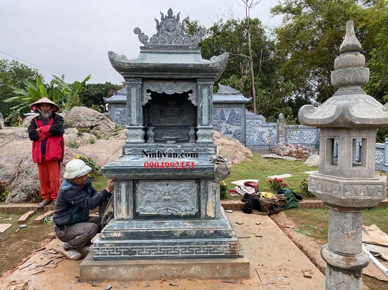 Mẫu mộ đá 1 mái của gia chủ ở Vũ Thư, Thái Bình